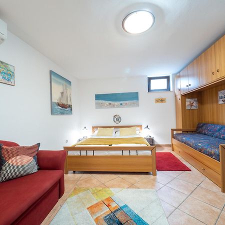 Apartments Zlatko & Mira Dorcic Башка Номер фото